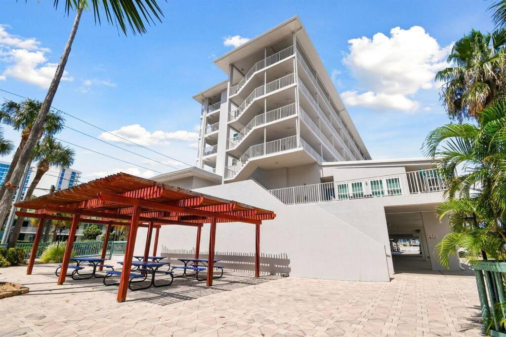 Location! Coastal Charm I 5 Min Walk To Beach, Shops & Rest Clearwater Beach Exteriör bild
