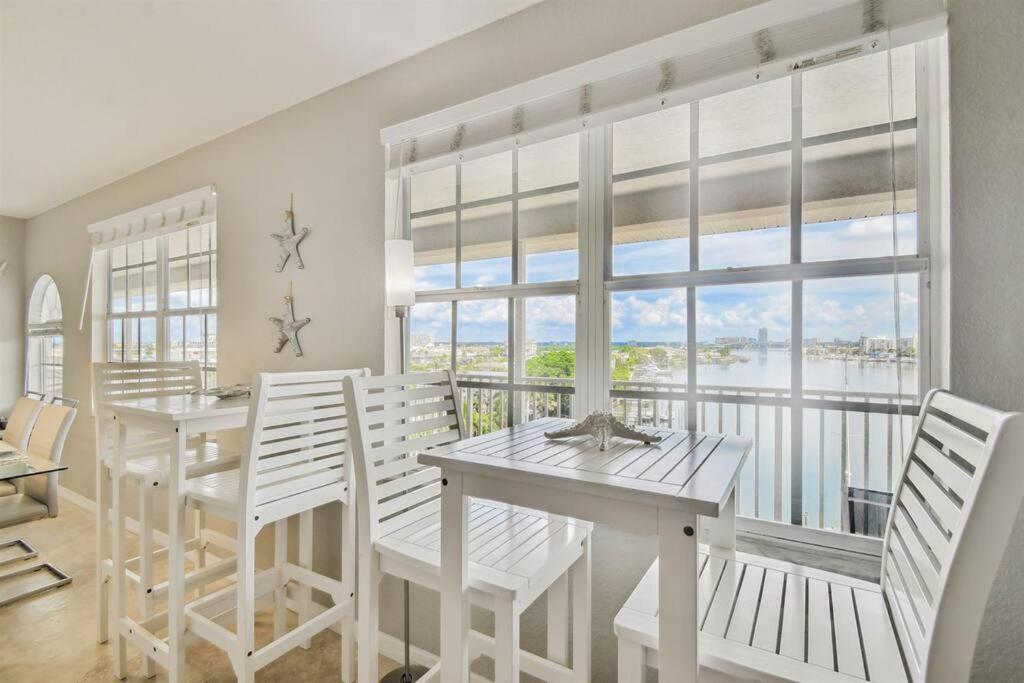 Location! Coastal Charm I 5 Min Walk To Beach, Shops & Rest Clearwater Beach Exteriör bild